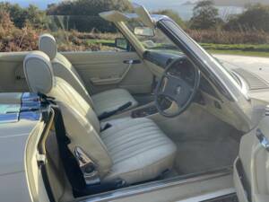 Afbeelding 7/12 van Mercedes-Benz 280 SL (1984)