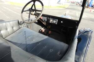 Image 15/41 of Ford Model T Touring (1925)