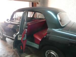 Image 3/30 of Mercedes-Benz 180 Db (1961)