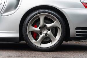 Bild 12/52 von Porsche 911 Turbo (2003)
