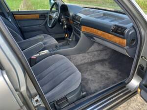 Bild 2/8 von BMW 735i (1987)