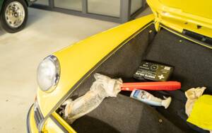 Image 43/50 de Porsche 911 2.4 T &quot;Oilflap&quot; (1972)