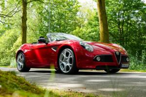 Image 12/50 of Alfa Romeo 8C Spider (2010)