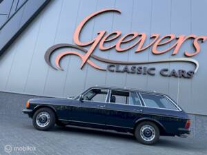 Image 2/10 of Mercedes-Benz 280 TE (1979)