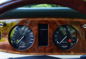 Image 13/26 of Bentley Continental R (1994)