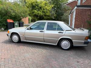 Image 12/50 of Mercedes-Benz 190 E 2.5-16 (1991)