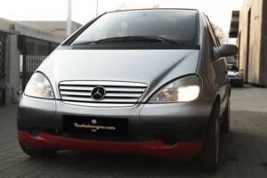 Image 17/41 of Mercedes-Benz A 160 "F1 Häkkinen Edition" (1999)