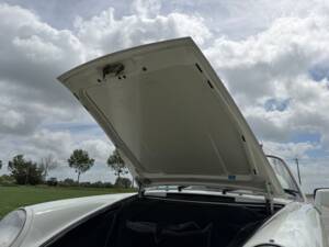Image 47/62 of Porsche 911 Carrera 2 (1990)