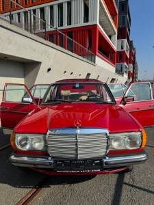 Image 43/65 of Mercedes-Benz 200 D (1982)