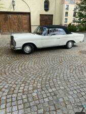 Image 9/77 of Mercedes-Benz 250 SE (1966)
