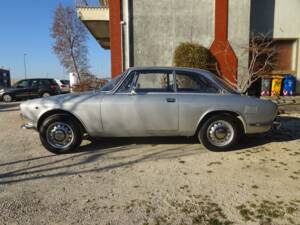 Bild 6/50 von Alfa Romeo 1750 GT Veloce (1971)