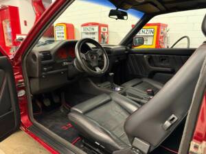 Imagen 7/19 de BMW 325i (1986)