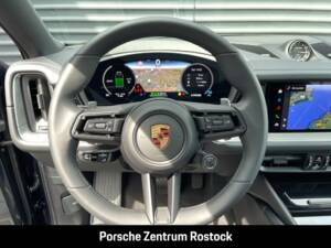 Bild 23/31 von Porsche Cayenne Coupé E-Hybrid (2025)