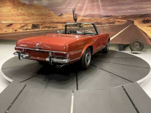 Image 6/35 de Mercedes-Benz 280 SL (1969)