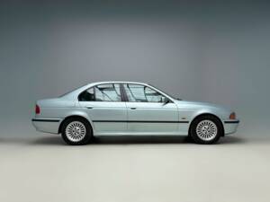 Bild 1/25 von BMW 540i (1998)