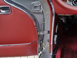 Image 16/26 of Mercedes-Benz 280 SE 3,5 (1970)
