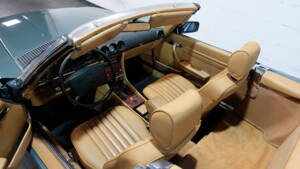 Immagine 23/42 di Mercedes-Benz 560 SL (1989)