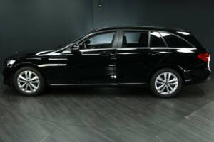 Bild 3/49 von Mercedes-Benz C 220 d 4MATIC (2021)