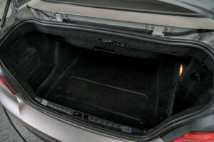 Image 44/50 of BMW 118i (2008)