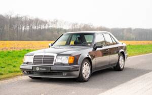 Bild 3/61 von Mercedes-Benz 500 E (1992)