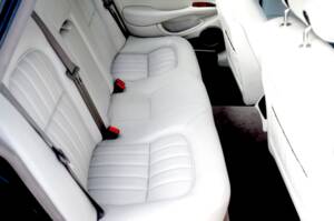 Image 5/8 of Jaguar XJ 8 Sovereign (1998)