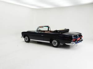 Image 3/15 of Mercedes-Benz 220 SE b (1964)