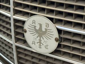 Immagine 26/35 di Mercedes-Benz 200 (1975)