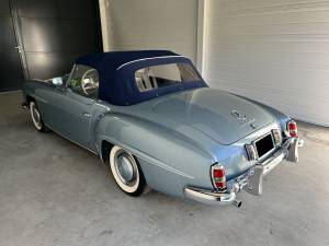 Image 8/20 of Mercedes-Benz 190 SL (1957)