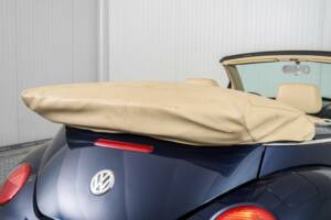 Immagine 44/50 di Volkswagen New Beetle 1.6 (2004)