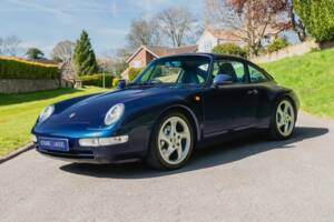 Image 3/52 of Porsche 911 Carrera 4 (1997)
