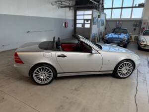 Image 21/51 of Mercedes-Benz SLK 230 Kompressor (1997)