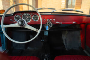 Image 34/48 de FIAT 750 Vignale Coupé (1962)
