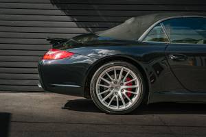 Immagine 41/45 di Porsche 911 Carrera 4S (2010)