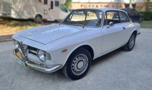Image 1/39 of Alfa Romeo Giulia GT 1300 Junior (1970)