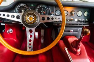 Bild 18/31 von Jaguar E-Type 4.2 (1965)
