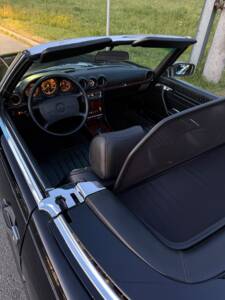 Image 9/12 of Mercedes-Benz 560 SL (1986)