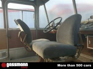 Image 12/15 of Saurer L4C Alpenwagen IIIa (1967)