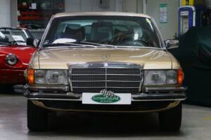 Bild 2/23 von Mercedes-Benz 280 SE (1979)