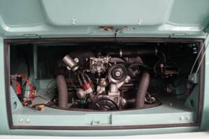 Image 17/50 of Volkswagen T1 panel van (1964)