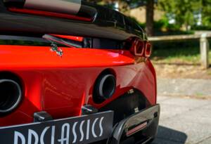 Image 17/37 of Ferrari SF90 Spider (2023)