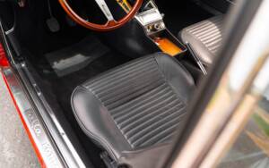 Image 30/53 of Alfa Romeo 2000 GT Veloce (1975)