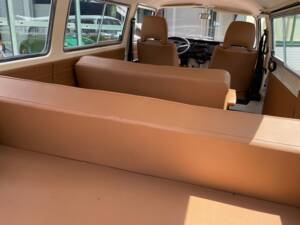Image 34/73 of Volkswagen T2b Kombi (1978)