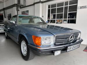 Image 3/39 de Mercedes-Benz 350 SLC (1978)