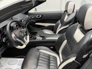 Bild 25/26 von Mercedes-Benz SL 500 (2015)