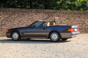 Image 46/50 of Mercedes-Benz 500 SL (1990)