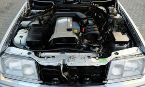 Image 63/74 of Mercedes-Benz E 320 (1997)