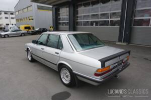 Image 5/59 of BMW 528i (1982)