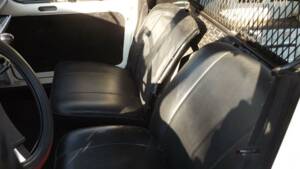 Image 32/44 of Renault R 4 F4 (1982)