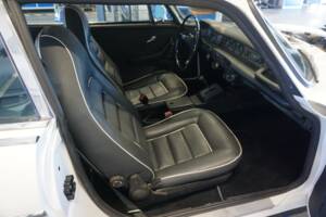 Image 20/33 of Volvo 1800 ES (1972)