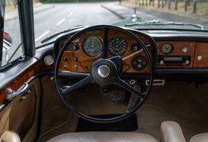 Image 14/22 of Rolls-Royce Silver Cloud III &quot;Chinese Eyes&quot; (1964)